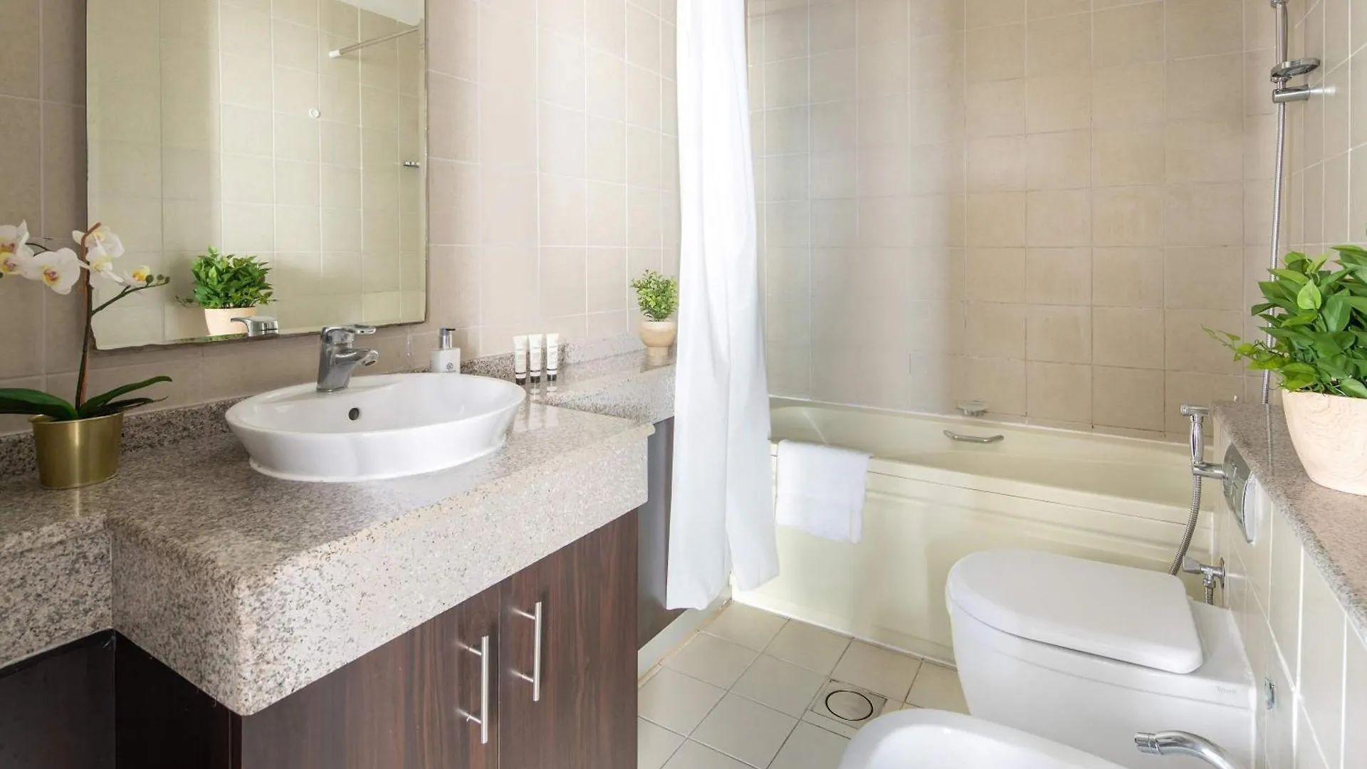 Apartment Frank Porter - Torch Tower Dubai United Arab Emirates